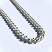 Load image into Gallery viewer, White and gold necklace