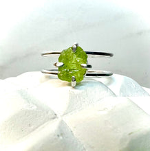 Load image into Gallery viewer, Peridot Double Band Ring