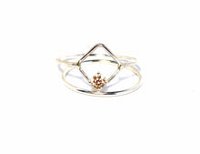 Load image into Gallery viewer, morganite diamonds shaped ring