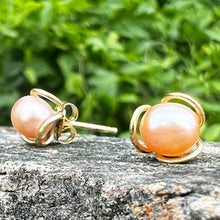 Load image into Gallery viewer, Freshwater Pearl Earrings