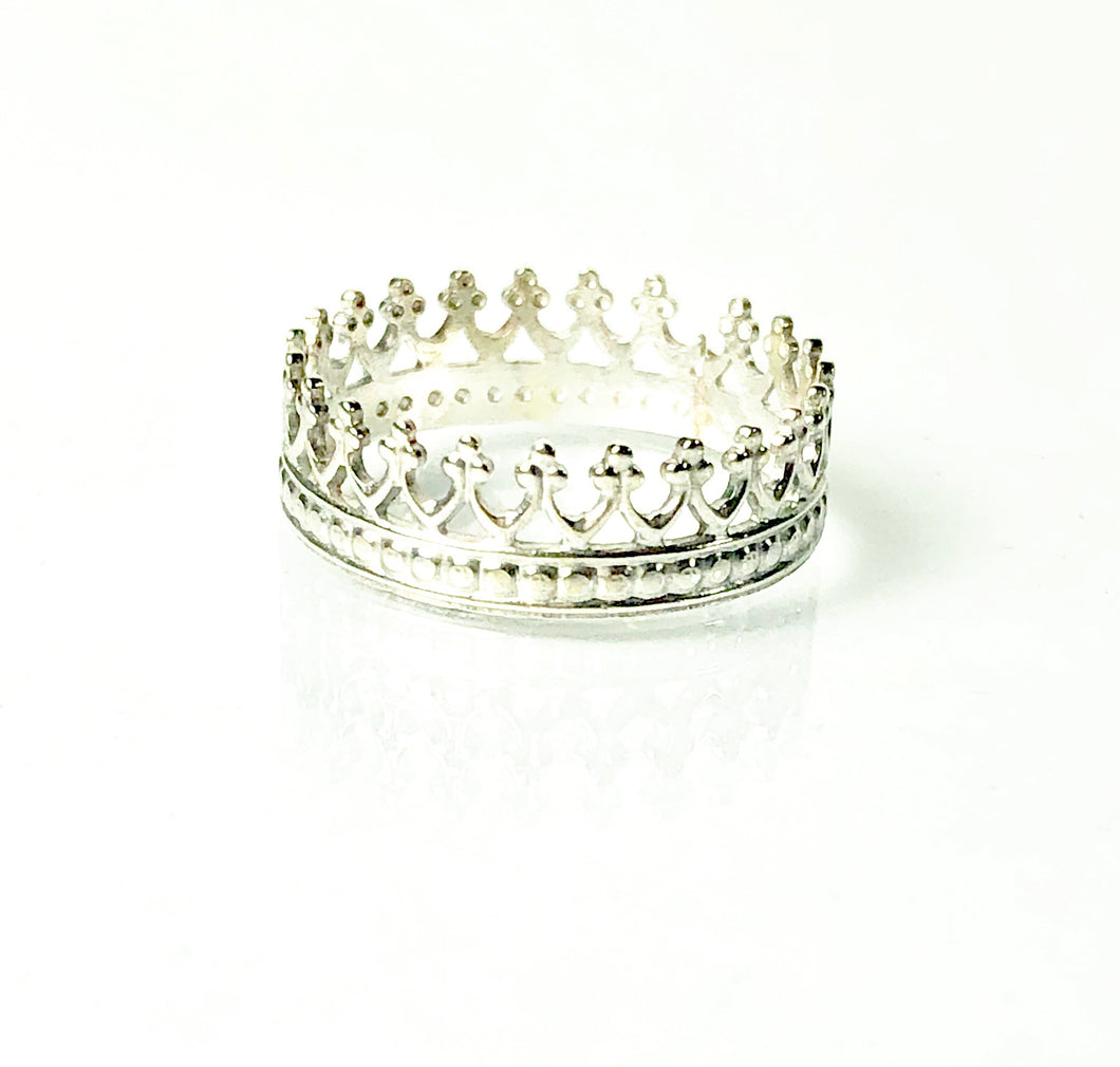 Crown ring in sterling silver
