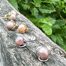 Load image into Gallery viewer, Freshwater Pearl Earrings